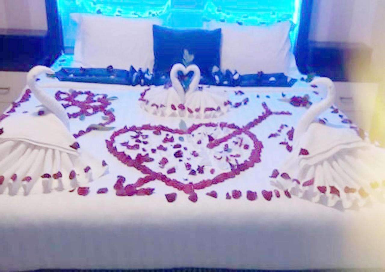 Blue Night Hotel Jeddah Exterior photo